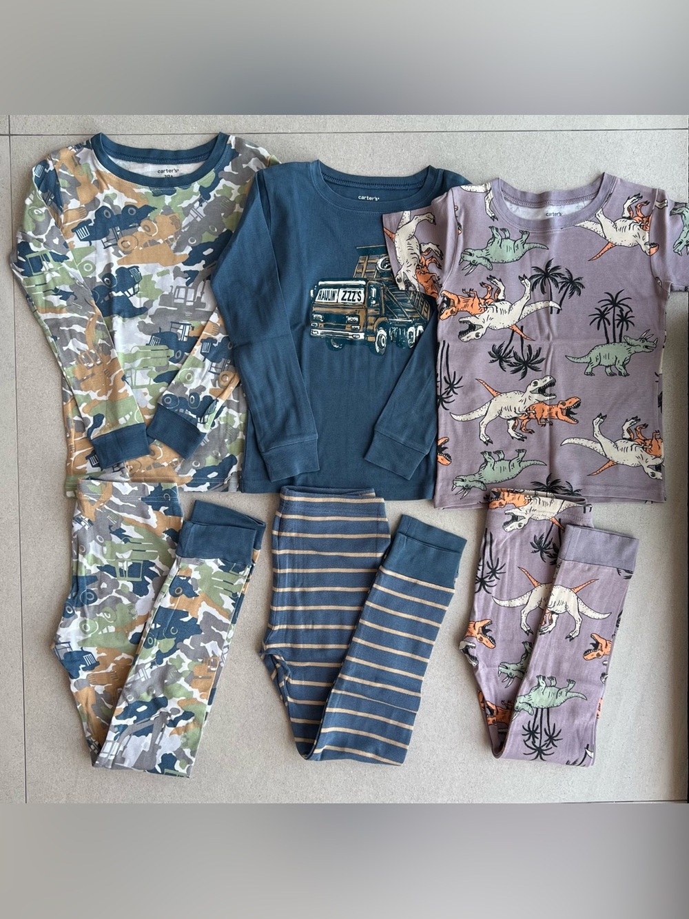 Carter’s Kids pajamas - bundle of 3, size 7